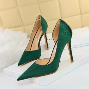 Fashionable Serpentine Satin Pumps