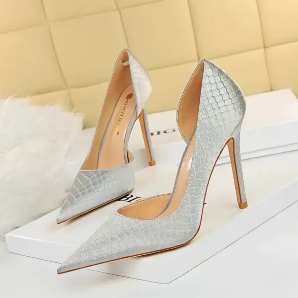 Fashionable Serpentine Satin Pumps - Image 5